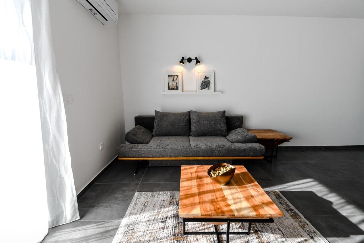 Spacious Apartment Nero With Free Parking Zadar Exterior foto